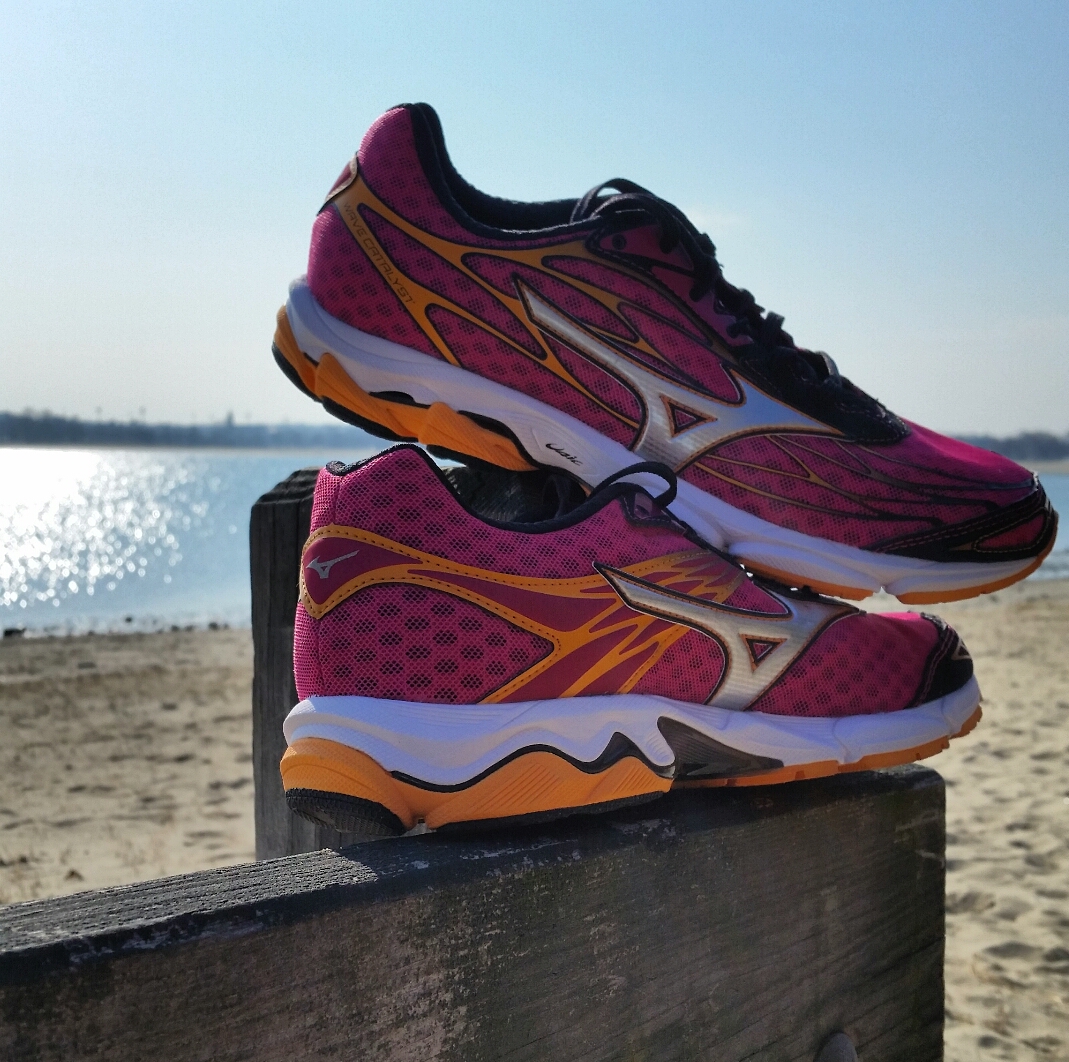 saucony women's catalyst running shoe